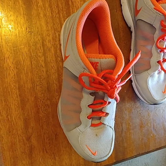 Gray and coral Nike Tennis Shoes RUN SMALL - Picture 2 of 5